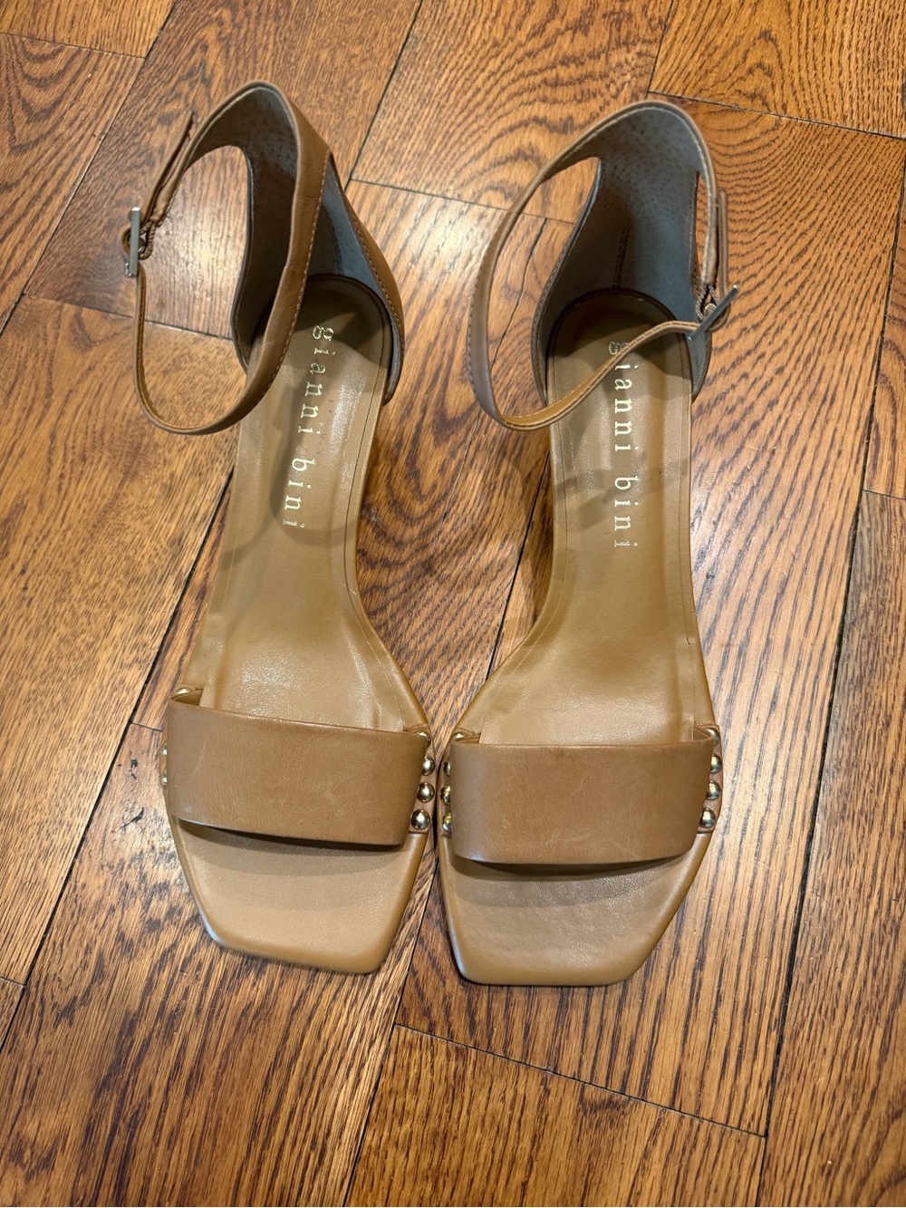 Gianni Bini neutral tan Leather kitten heel Square-Toe Ankle-Strap Heels